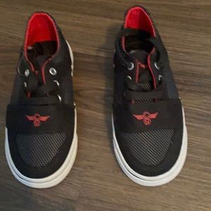 Toddler Creative Rec sneakers NWOT 10c